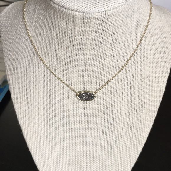 Kendra Scott Jewelry - Kendra Scott Elisa Pendant Necklace